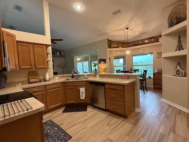 Listing Photo 17