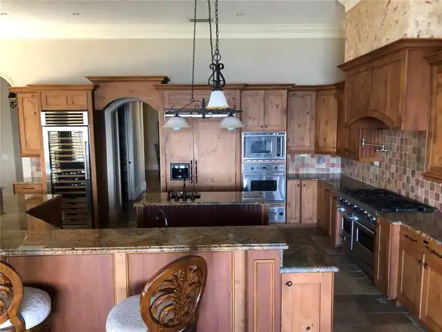 Listing Photo 9