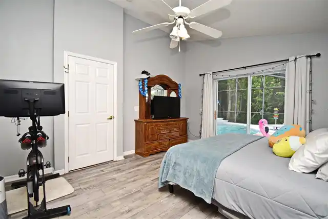 Listing Photo 23