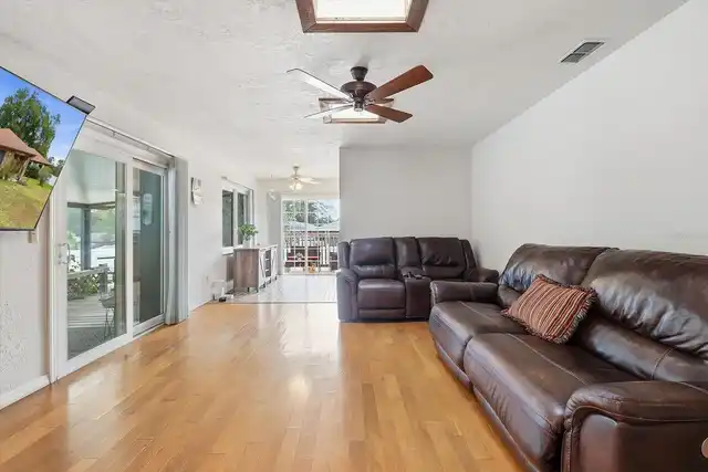 Listing Photo 14
