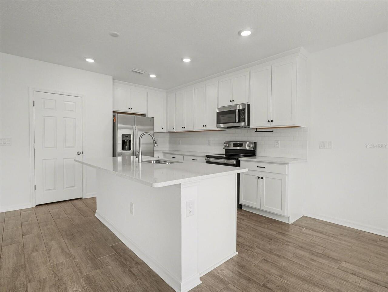 Listing Photo 9
