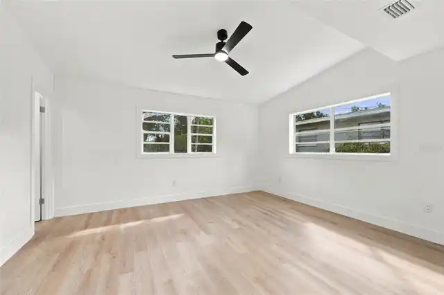 Listing Photo 38