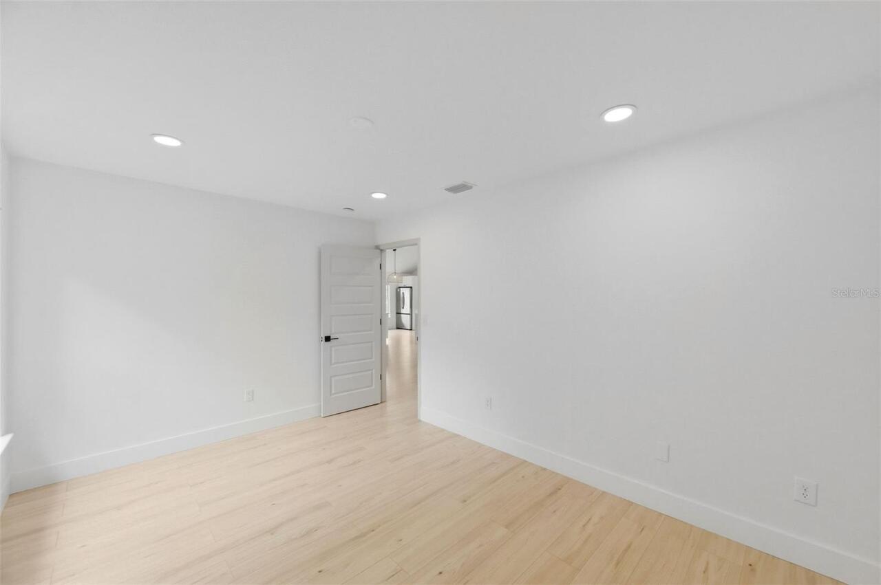 Listing Photo 33