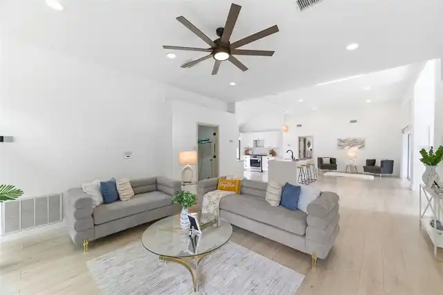 Listing Photo 7