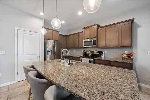 Listing Photo 8