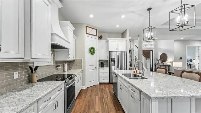 Listing Photo 10