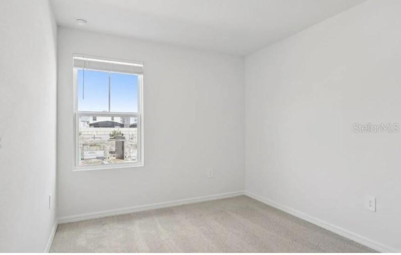 Listing Photo 9