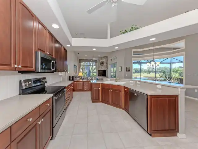 Listing Photo 12