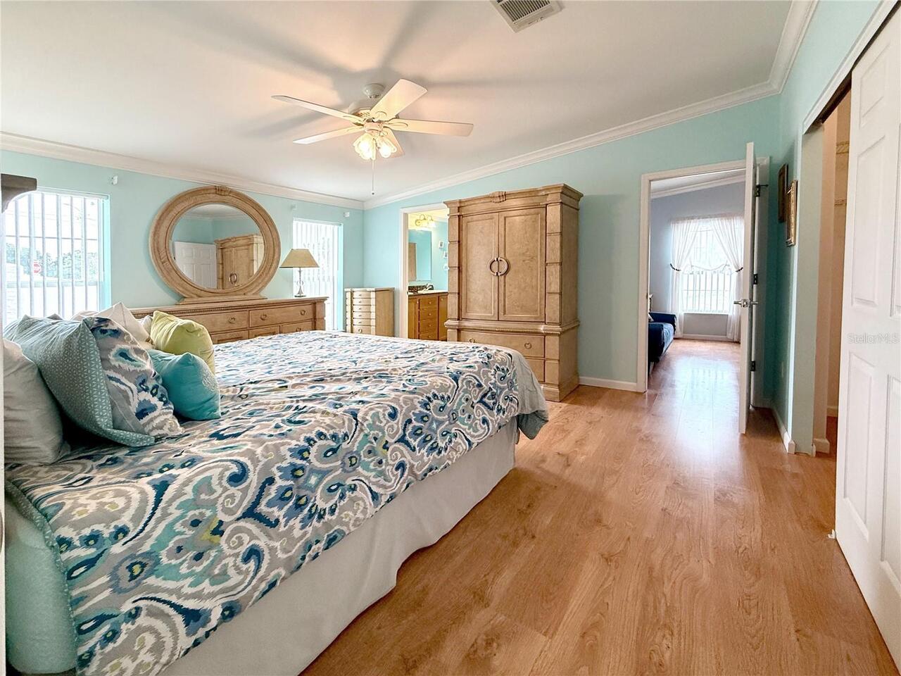 Listing Photo 12