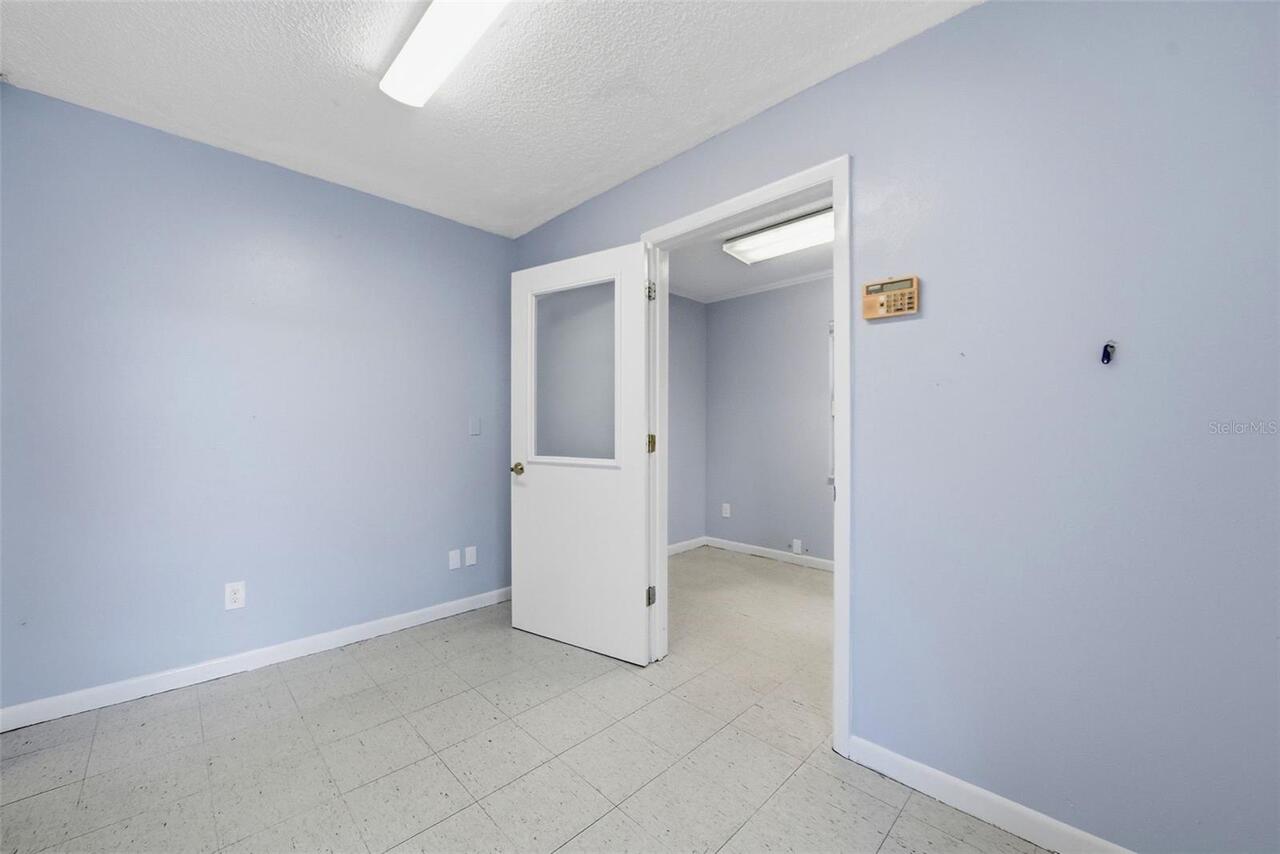 Listing Photo 14