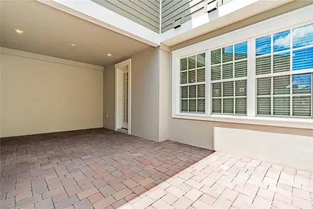 Listing Photo 11