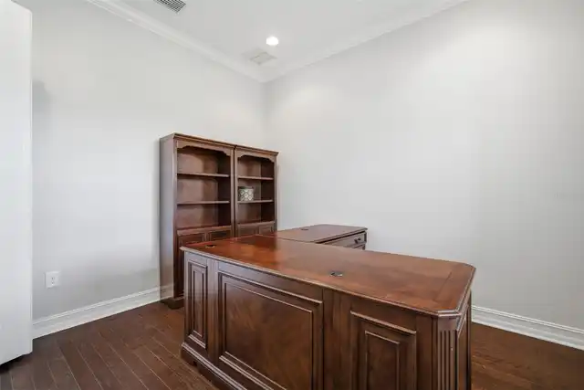 Listing Photo 10