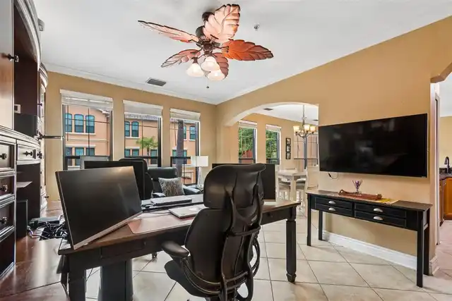 Listing Photo 11