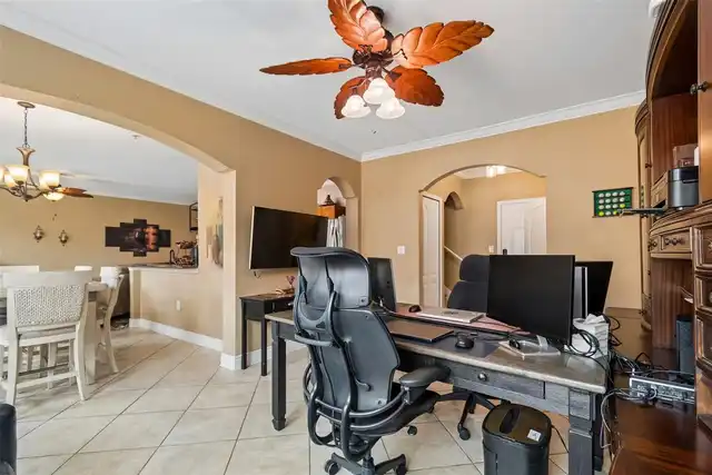 Listing Photo 12