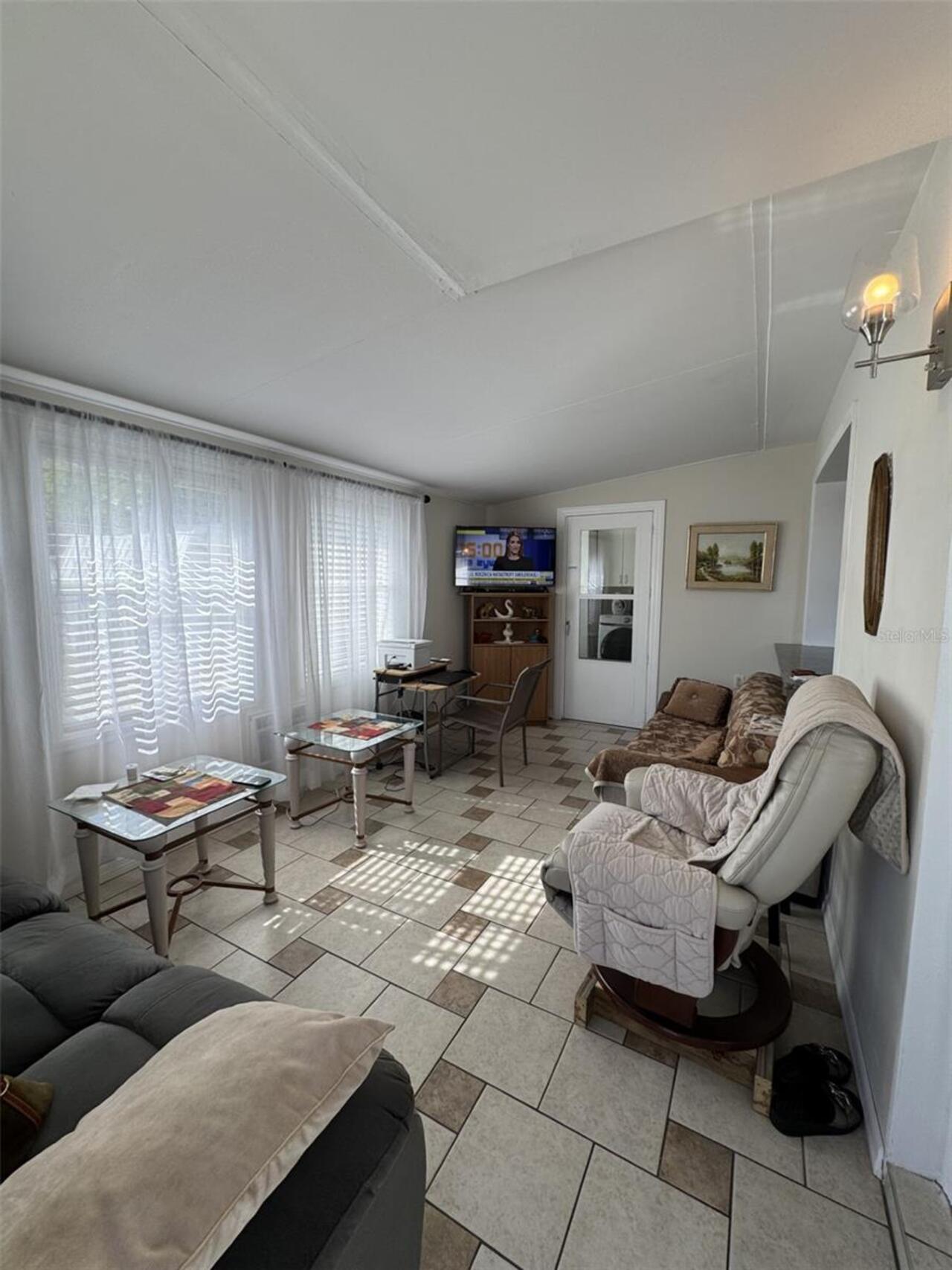 Listing Photo 8