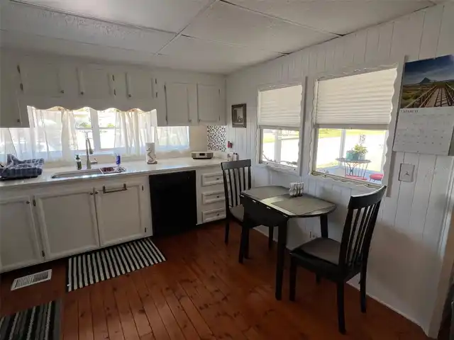 Listing Photo 10