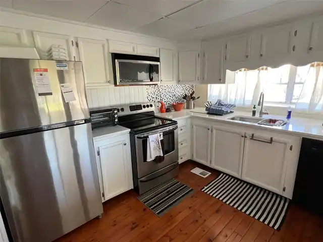 Listing Photo 11