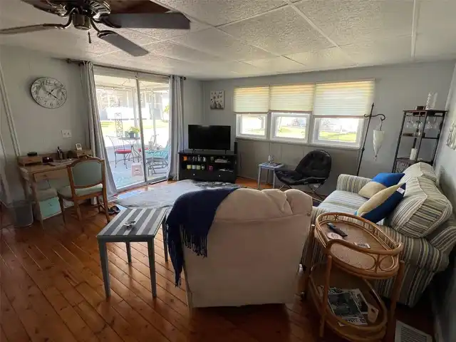 Listing Photo 18