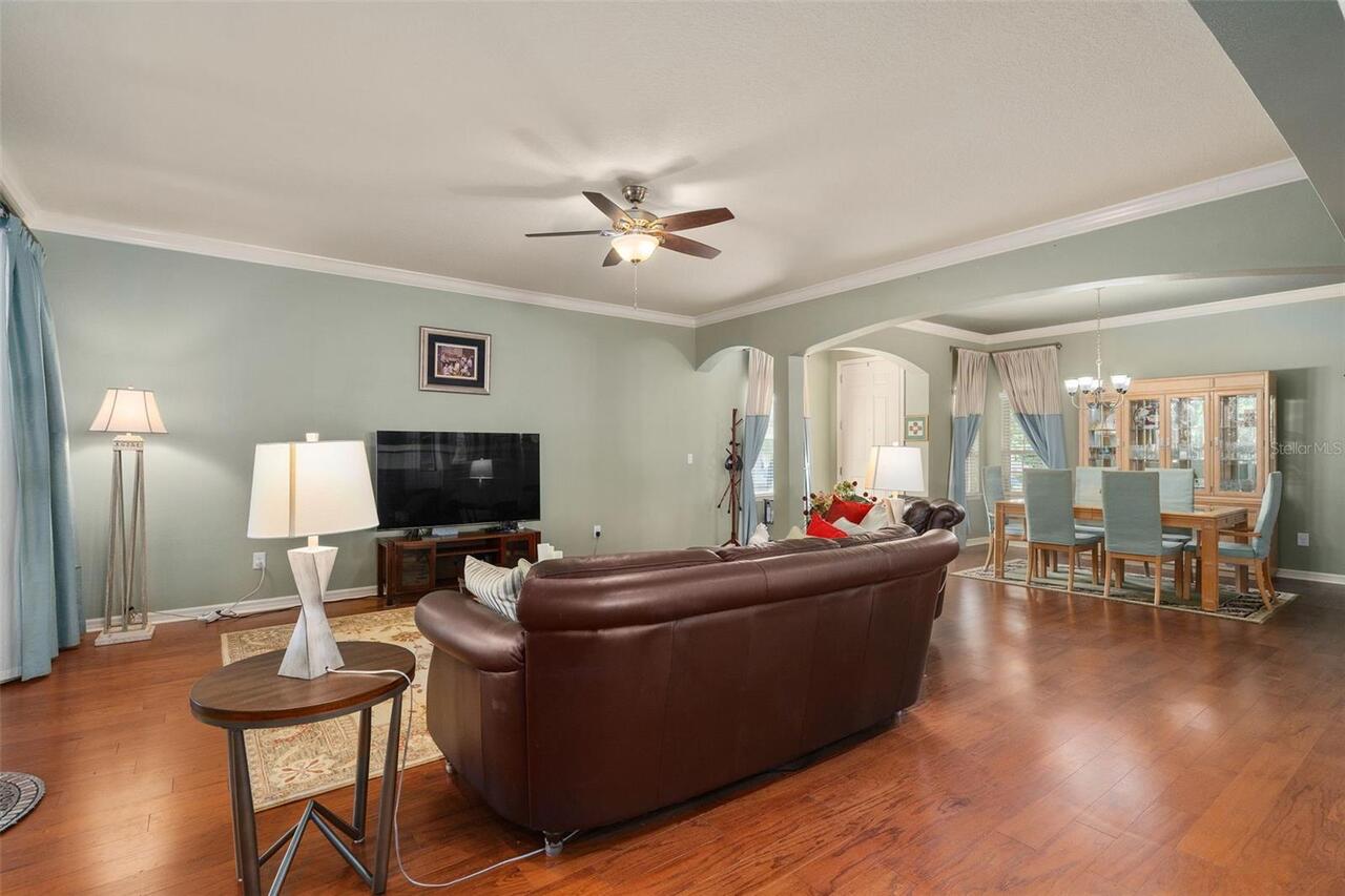 Listing Photo 8