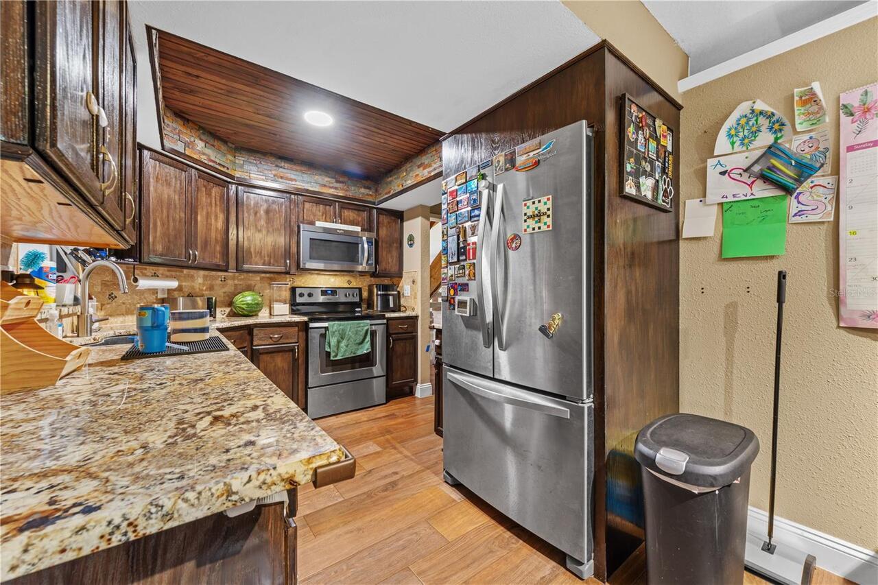 Listing Photo 14