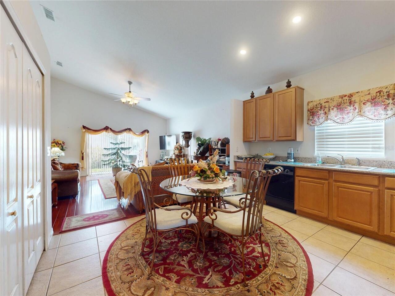 Listing Photo 8