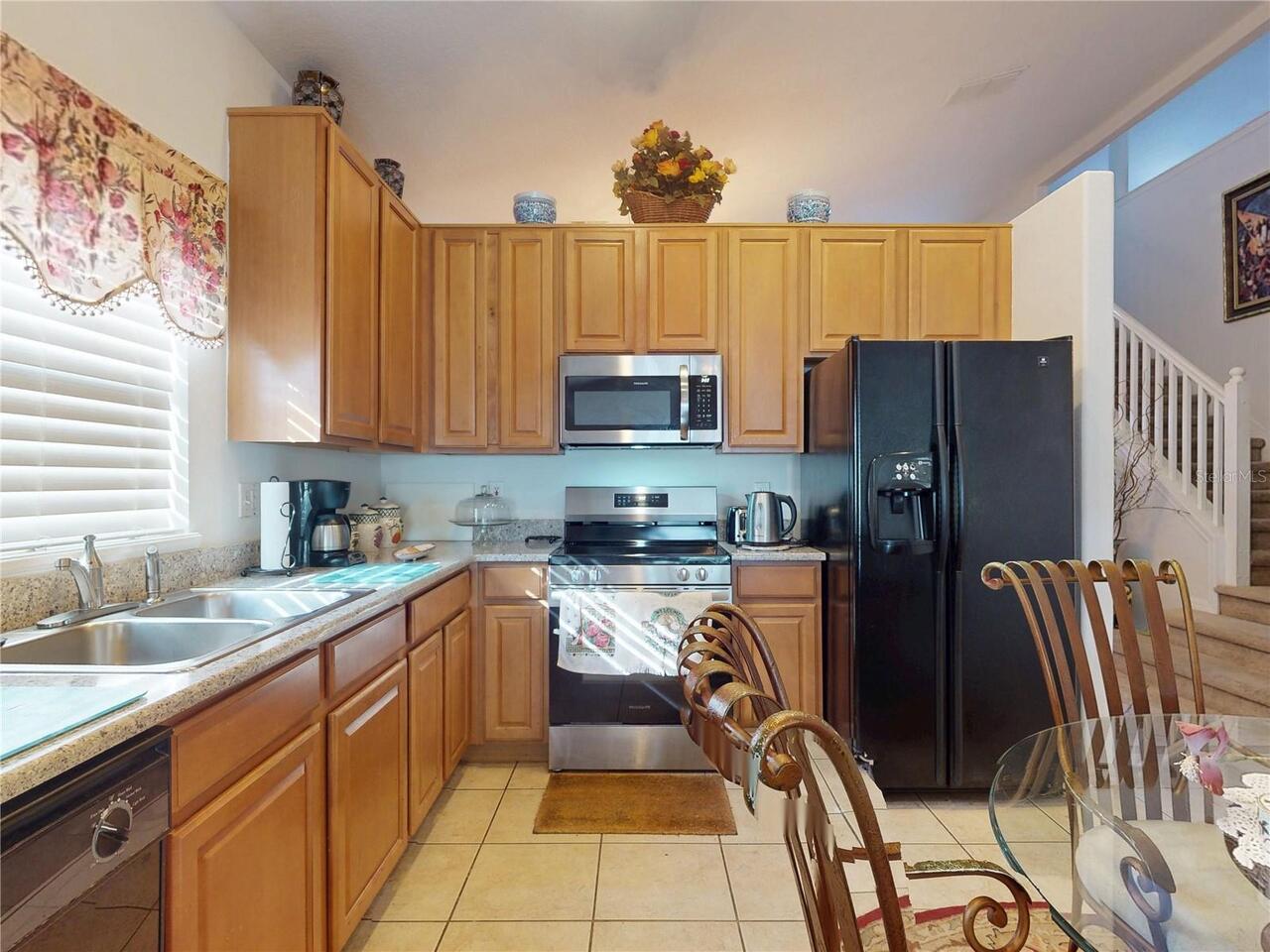 Listing Photo 11