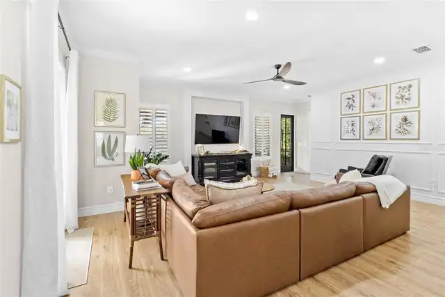 Listing Photo 11