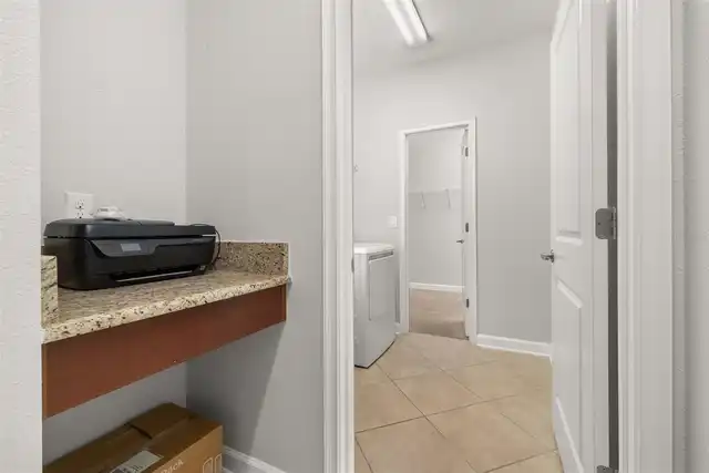 Listing Photo 10