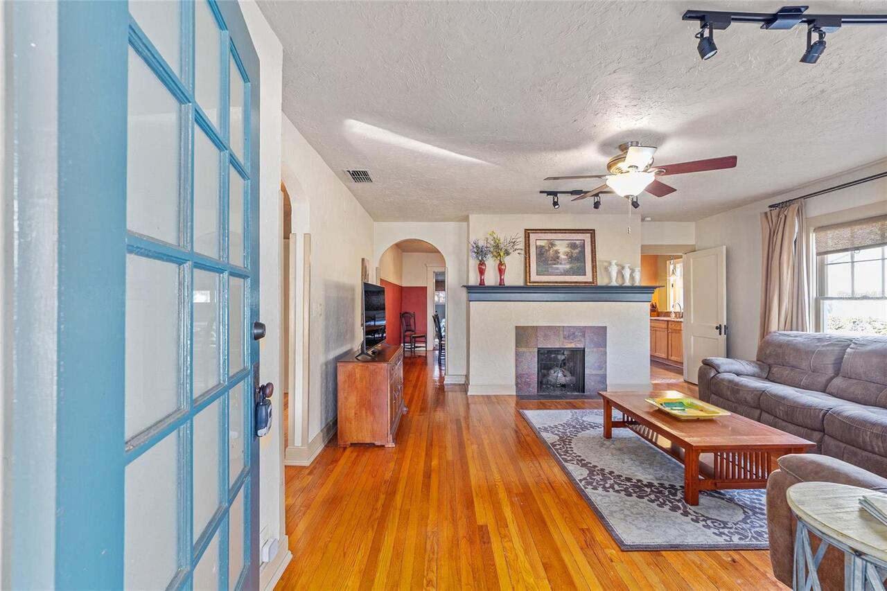 Listing Photo 11