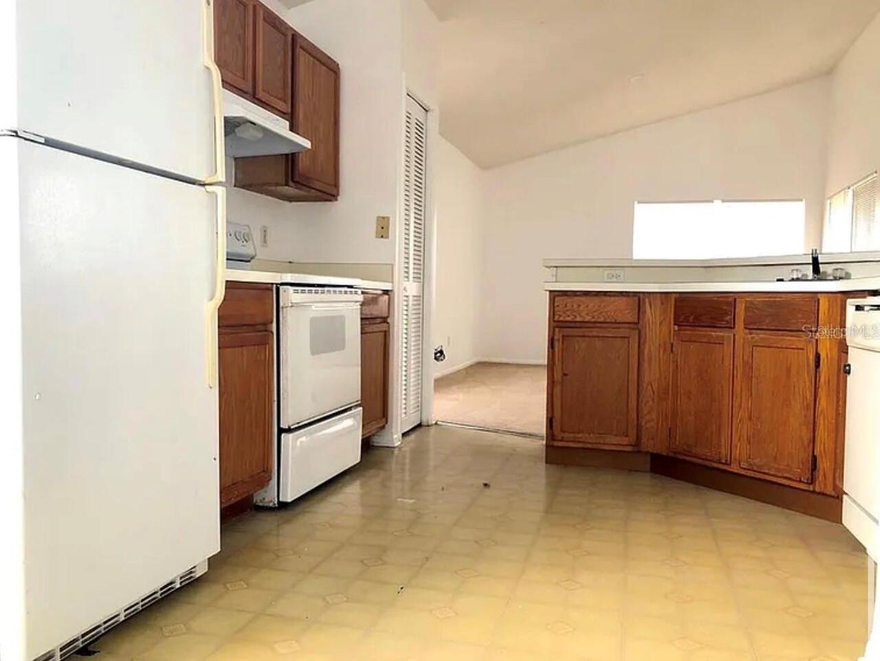 Listing Photo 11
