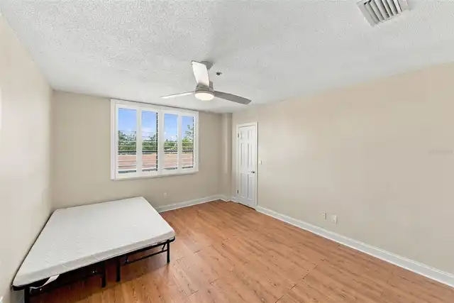 Listing Photo 38