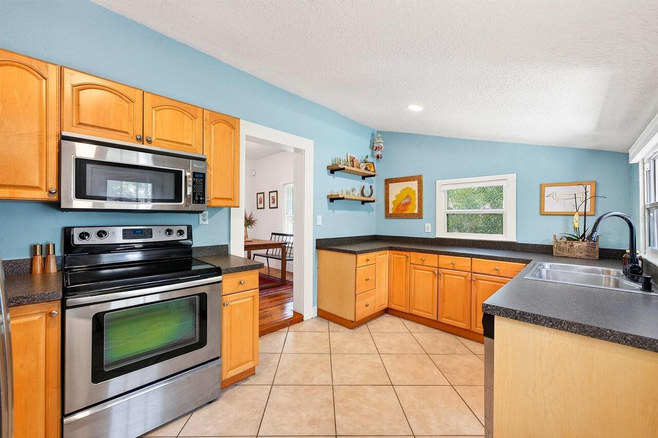 Listing Photo 11
