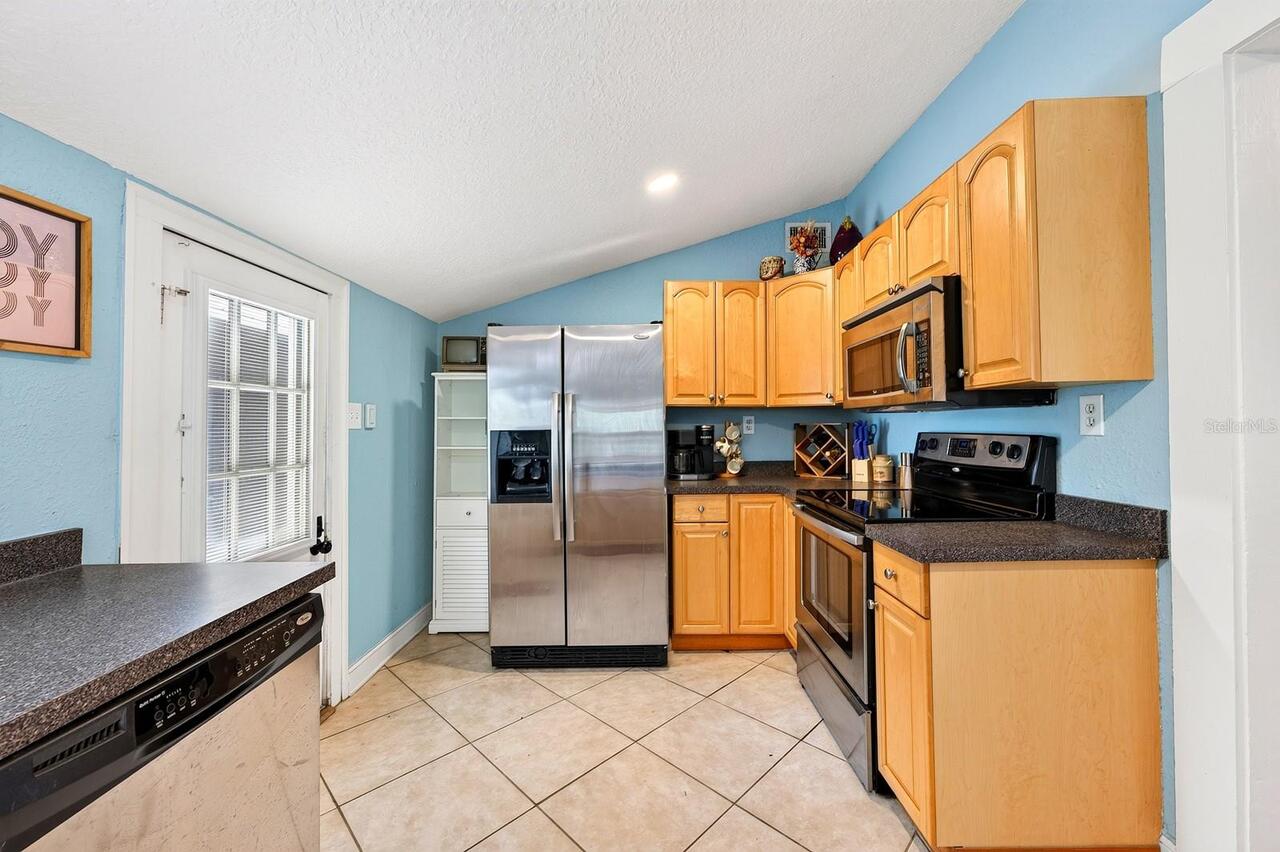 Listing Photo 12