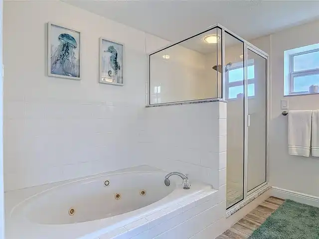 Listing Photo 12