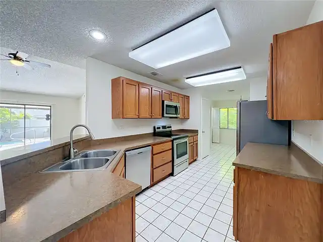 Listing Photo 10