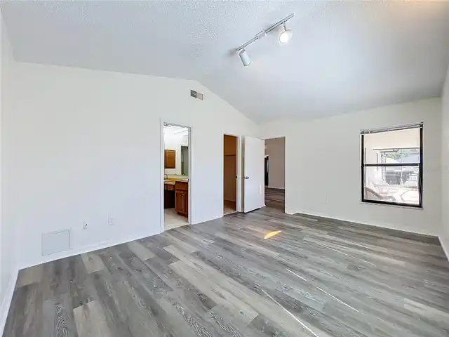 Listing Photo 26