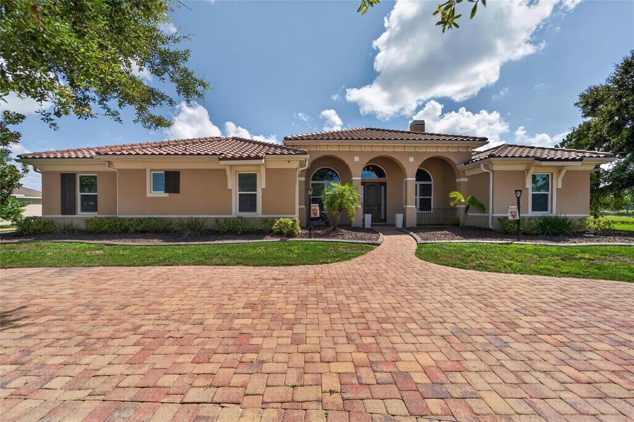 Wimauma Real Estate