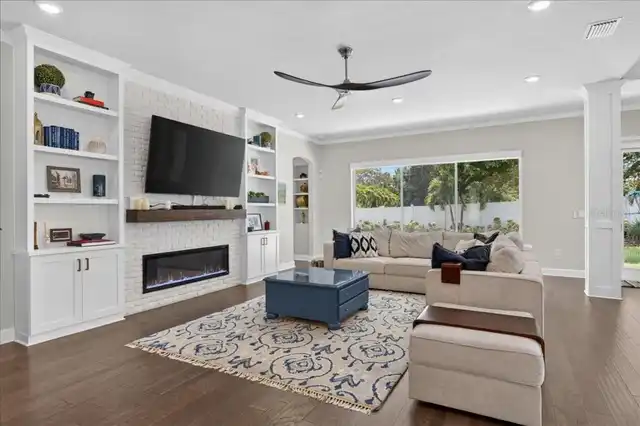 Listing Photo 12
