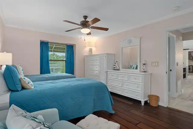 Listing Photo 28