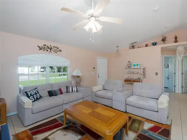 Listing Photo 8