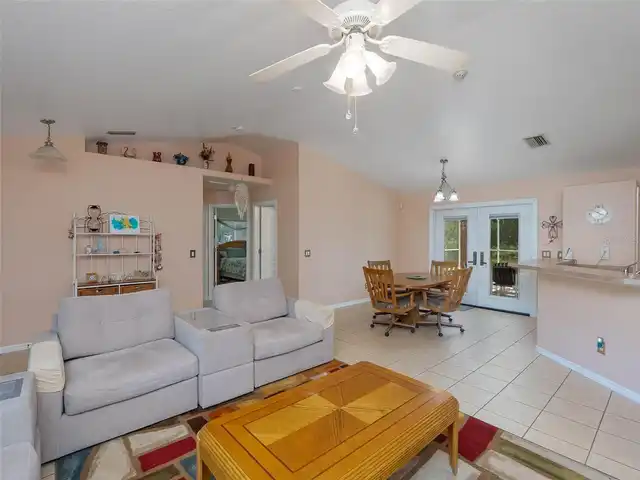 Listing Photo 9