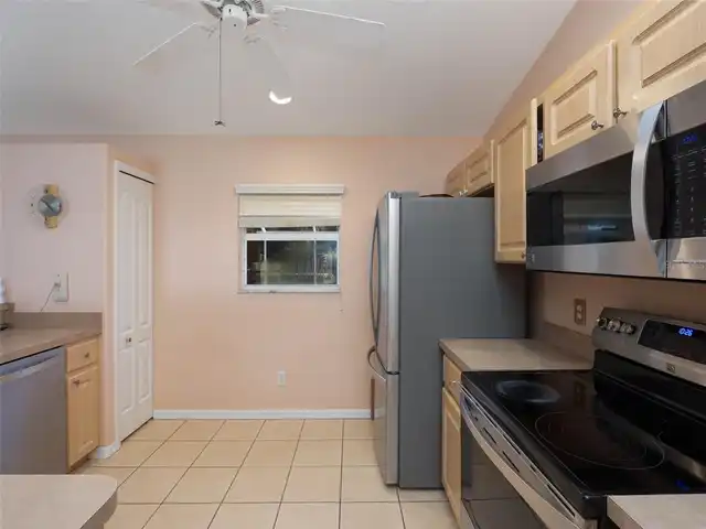 Listing Photo 14