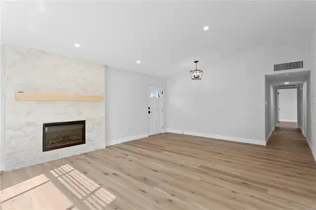 Listing Photo 7