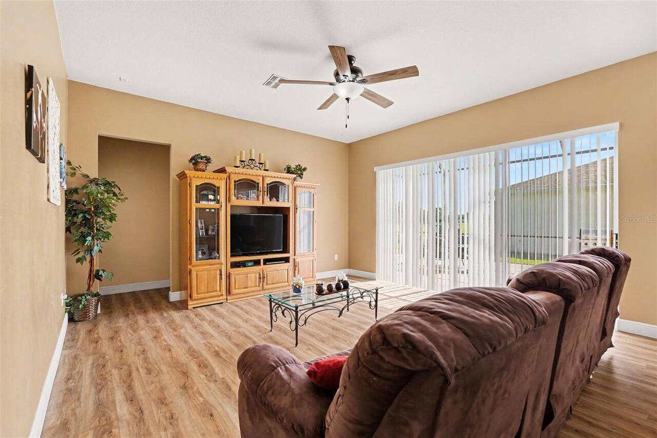 Listing Photo 12