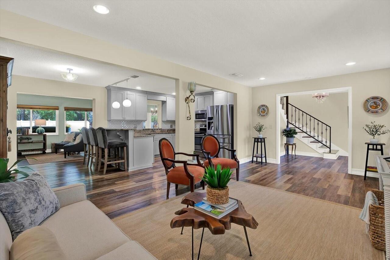 Listing Photo 8