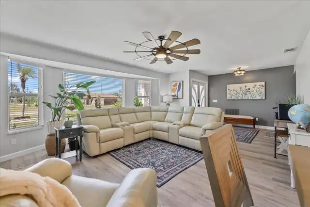 Listing Photo 9