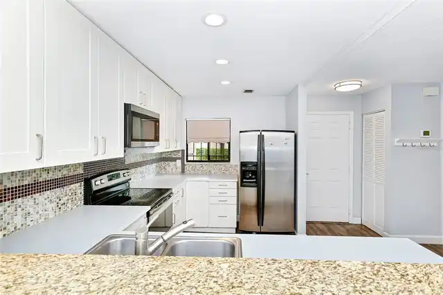 Listing Photo 9