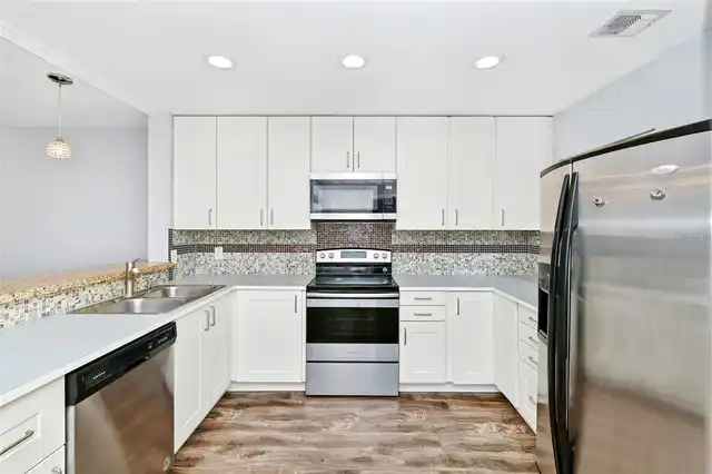 Listing Photo 10