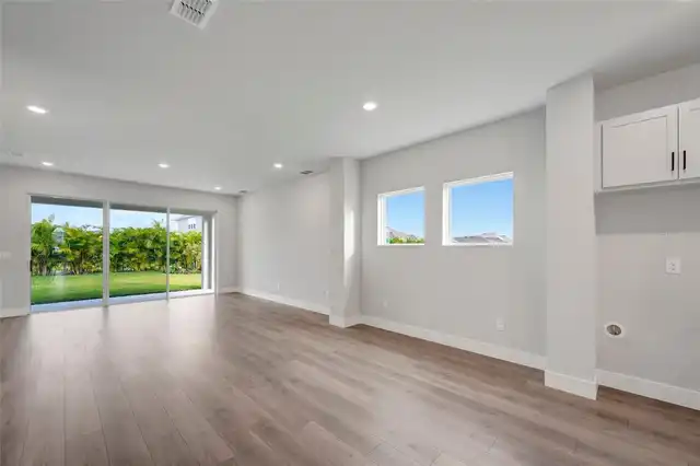Listing Photo 9