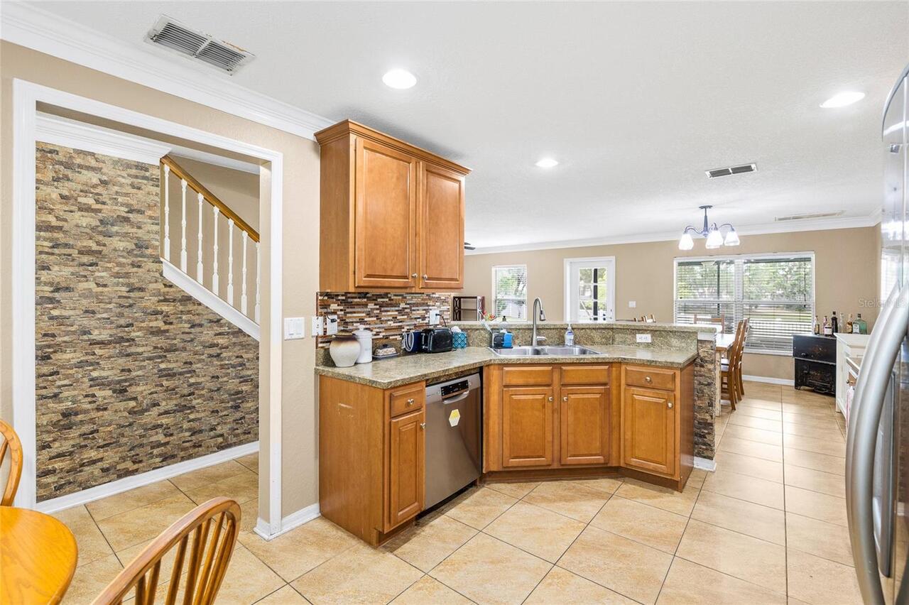 Listing Photo 12